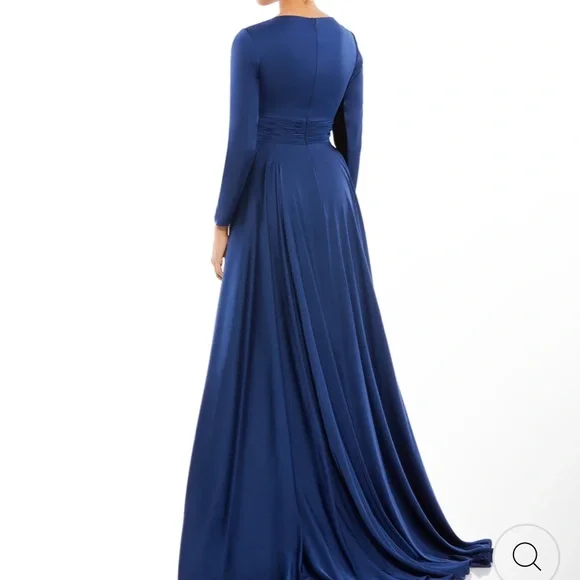 MAC DUGGAL SZ 16 LONG SLEEVE RUCHED WAIST A-LINE GOWN. NWT Dresses